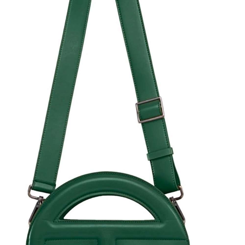 Brand New- Never Unboxed- Round Telfar
NWT Circle Bag - Dark Olive Green - Picture 4 of 5
